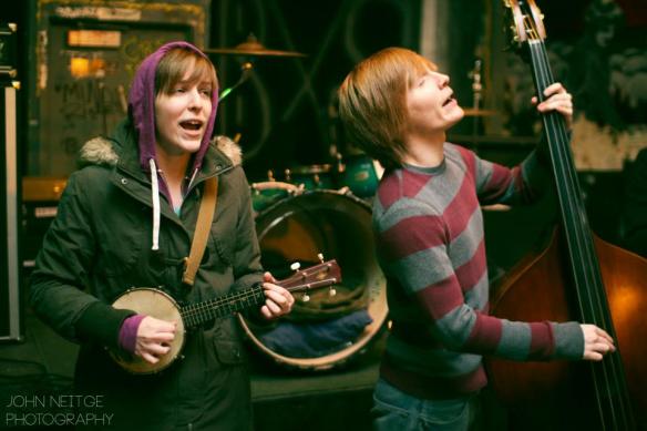 185662_534675863217472_1403618169_n