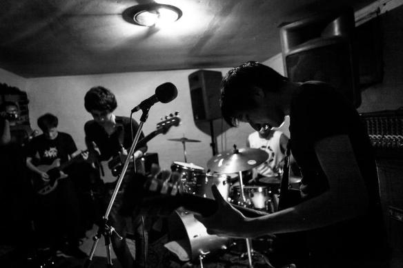 551853_322478847833190_850298936_n