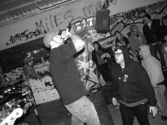 601102_200959263378314_156929525_n