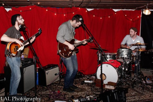 563055_567011789976020_1130942690_n