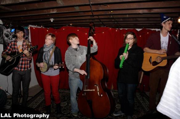 226425_578187468858452_2018605292_n