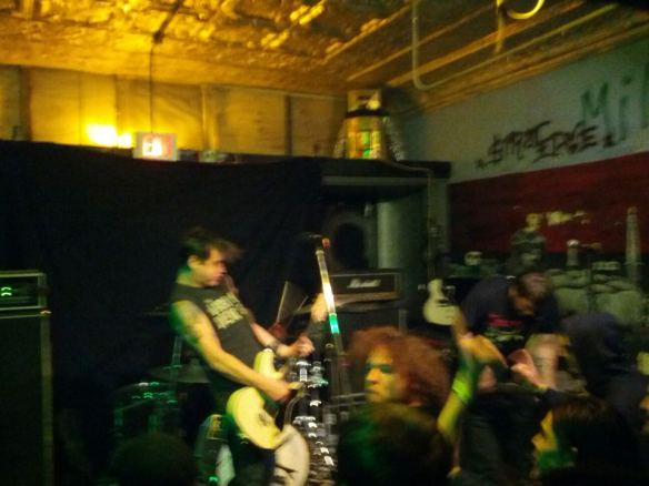 577952_350496918403567_375497324_n