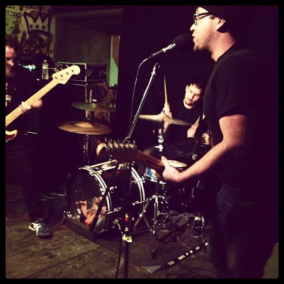 580537_10151752627205968_1675552264_n