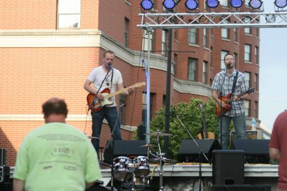 947124_585211991518456_1083730558_n