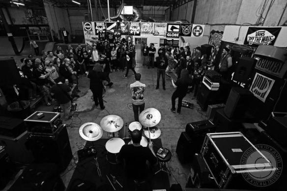 422022_564139456949640_1003938807_n