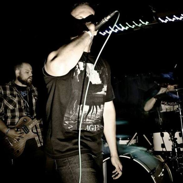 598489_520351011368661_1071421041_n