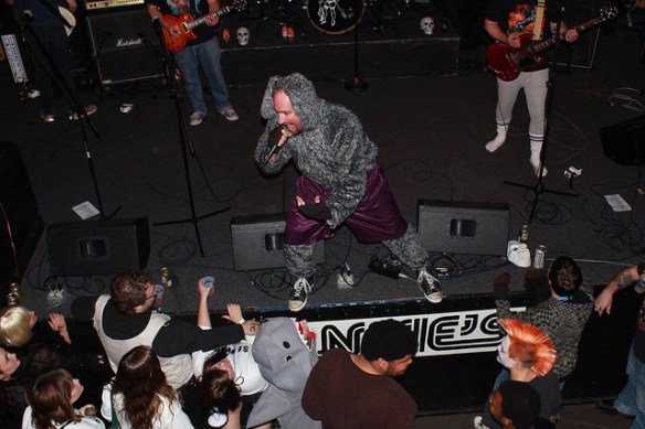 15576962269_04f474c2ae_z