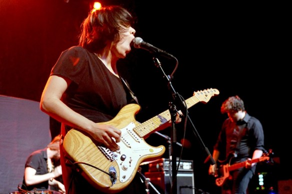 140115-screaming-females