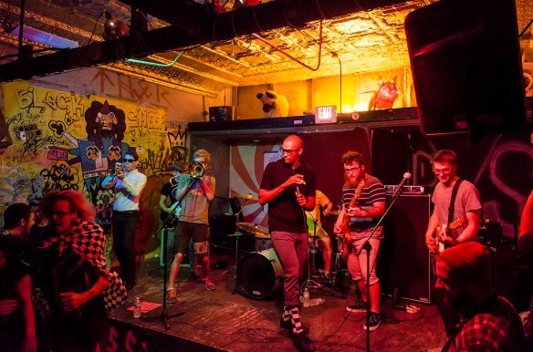 21733680765_b69cd0bd17_b