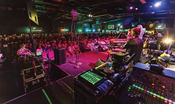 22360228889_c4b0a4f3d9_b