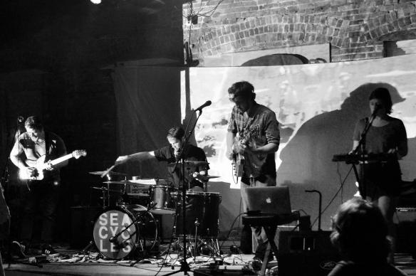 823419_334169420016213_519926174_o