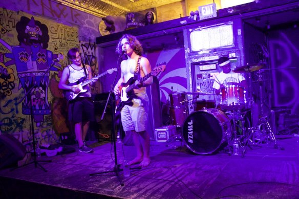 39821278_1886728298037264_8247292954507476992_o-1